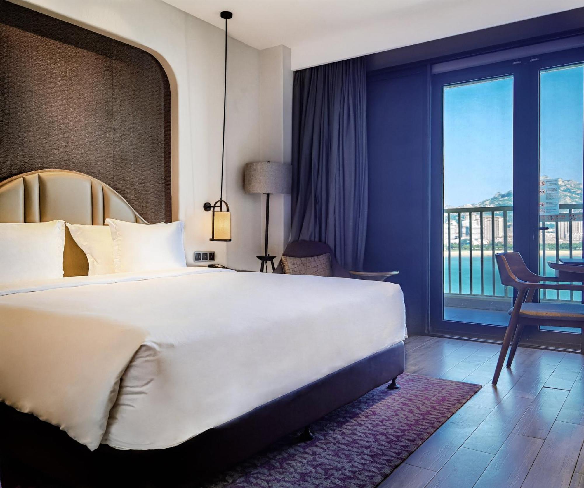 Hotel Crowne Plaza Qingdaoorientalmoviemetropolis By Ihg Zewnętrze zdjęcie
